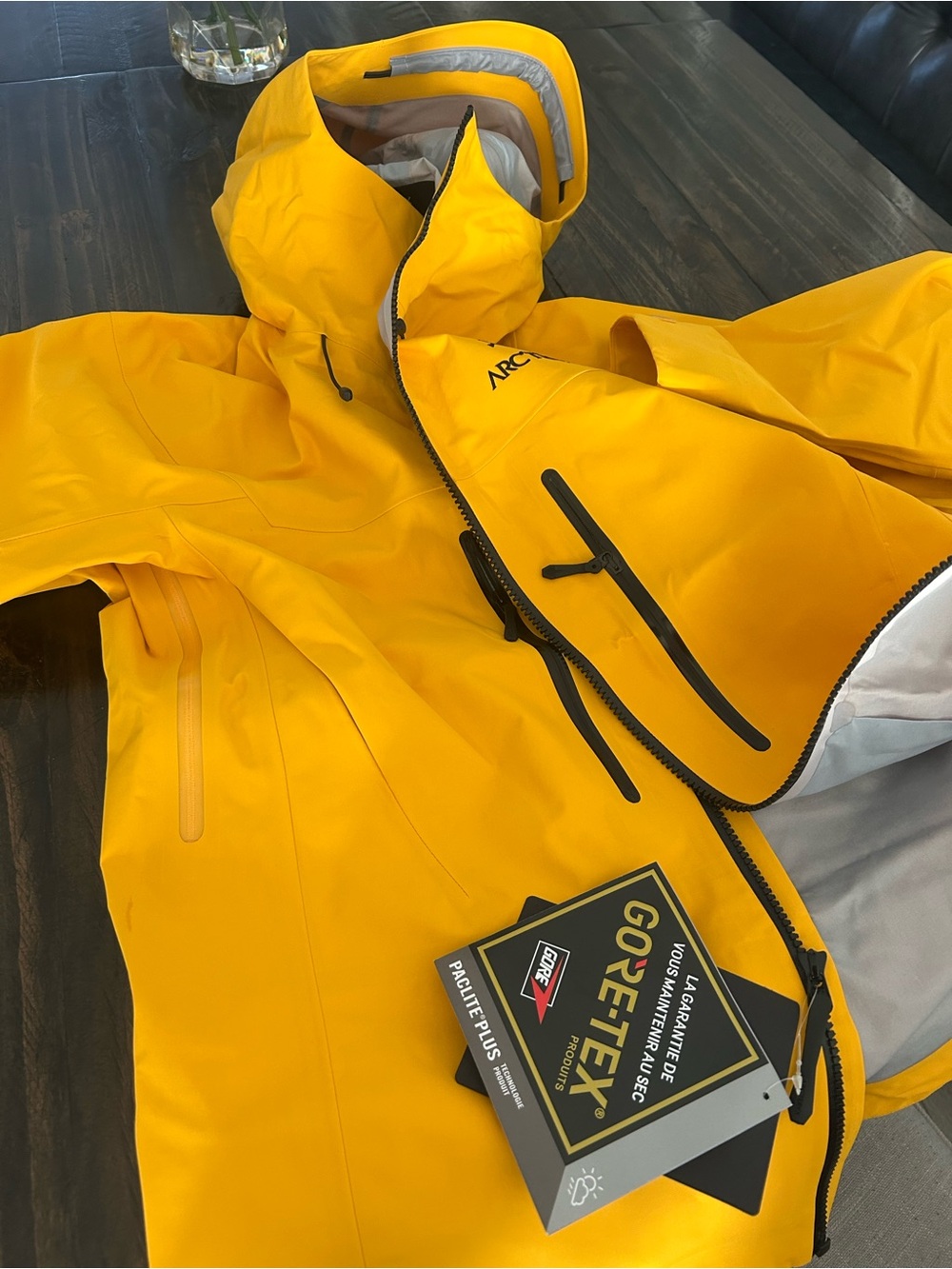 Arc'teryx men’s  Yellow Waterproof Raincoat - Picture 3 of 7
